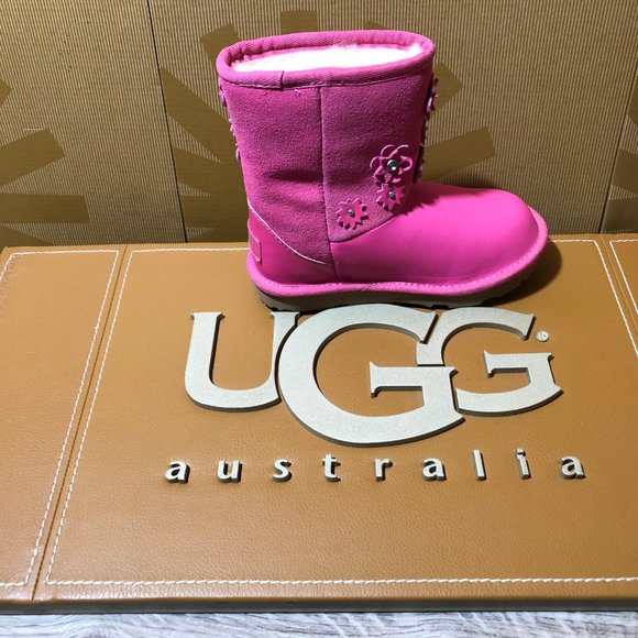 NEW KIDS UGG CLASSIC SHORT II PETALS PINK Toddler/Youth/Womens - Picture 4 of 7